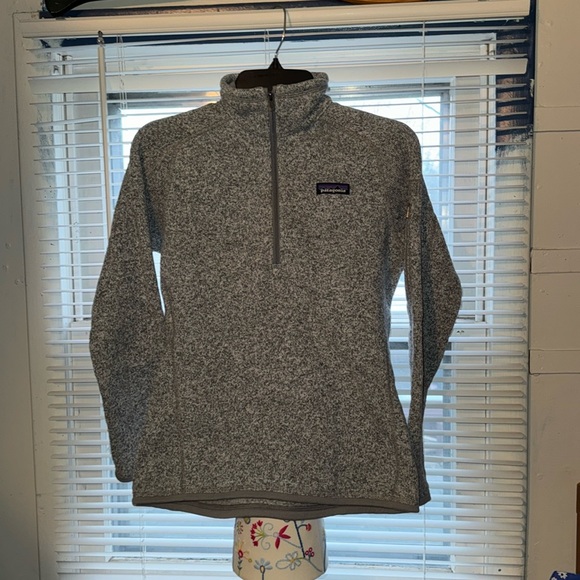 Patagonia Sweaters - Gray Patagonia 1/4 zip size XS